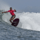 Carlos Bahia, do Brasil, surfa na final do Longboard no Pan-Americano de surfe no Panamá