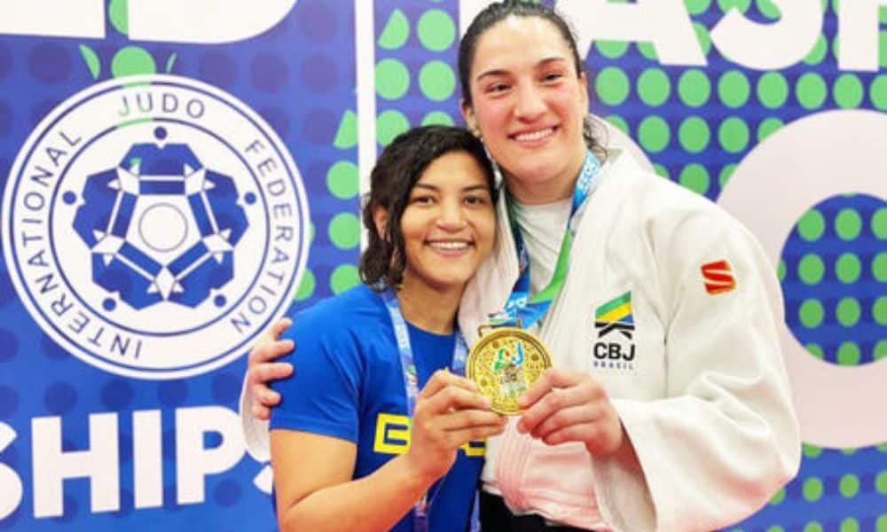 A treinadora Sarah Menezes e a judoca Mayra Aguiar (Reprodução)