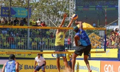 Disputa da etapa de Campo Grande do Circuito Brasileiro de vôlei de praia (Henrique Kawaminami/Campo Grande News)