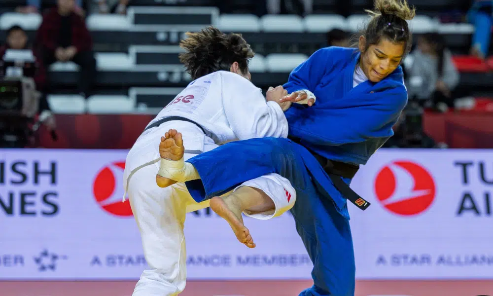 Jéssica Lima projeta adversária no Mundial de judô