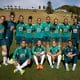As 15 jogadoras da Seleção Brasileira de Futebol Feminino que atuam no exterior posam para foto