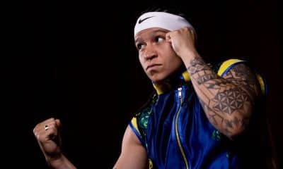 Bia Ferreira em aquecimento antes da luta no boxe profissional