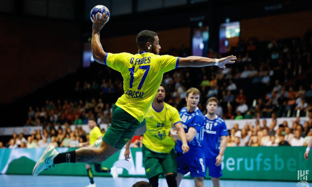 Brasil contra a França no Mundial sub-21 de handebol masculino