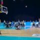 Jogadora do Brasil realiza arremesso em disputa contra a Austrália no Campeonato Mundial de basquete em cadeira de rodas ( Foto: Divulgação/CBBC)