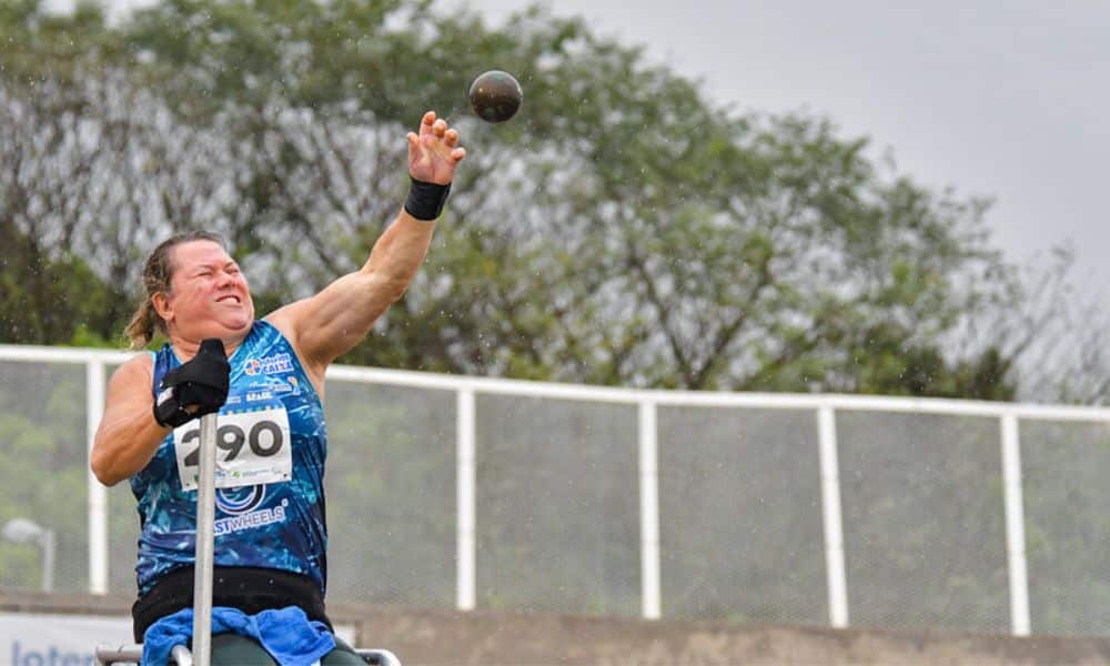 A atleta Beth Gomes em ação no CT Paralímpico (Alexandre Carvalho/CPB)
