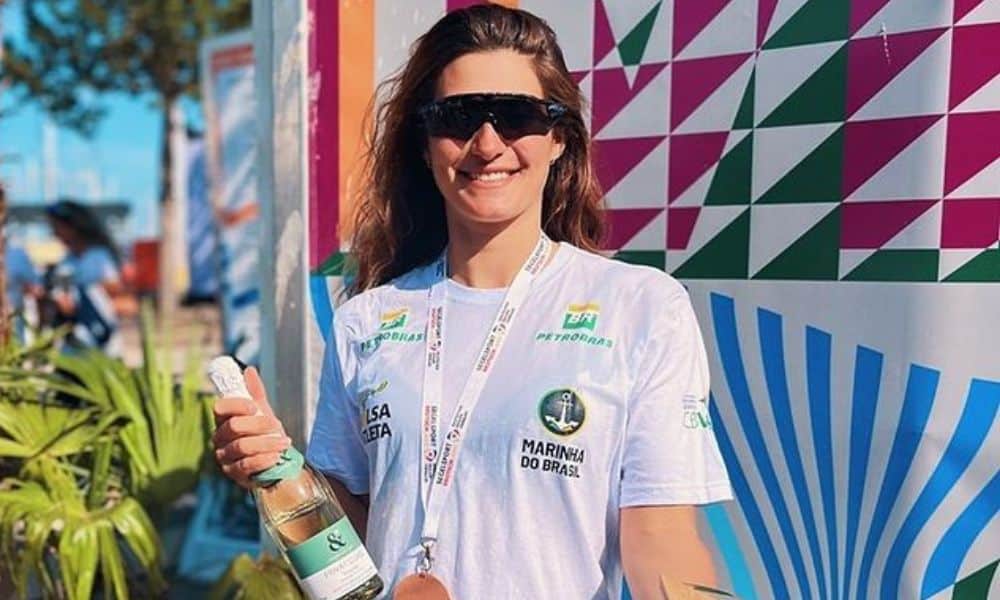 Brasileira Giovanna Prada, medalhista de bronze na prova de IQFoil da Semana de Kiel (Reprodução/Instagram/@giovannaprada)
