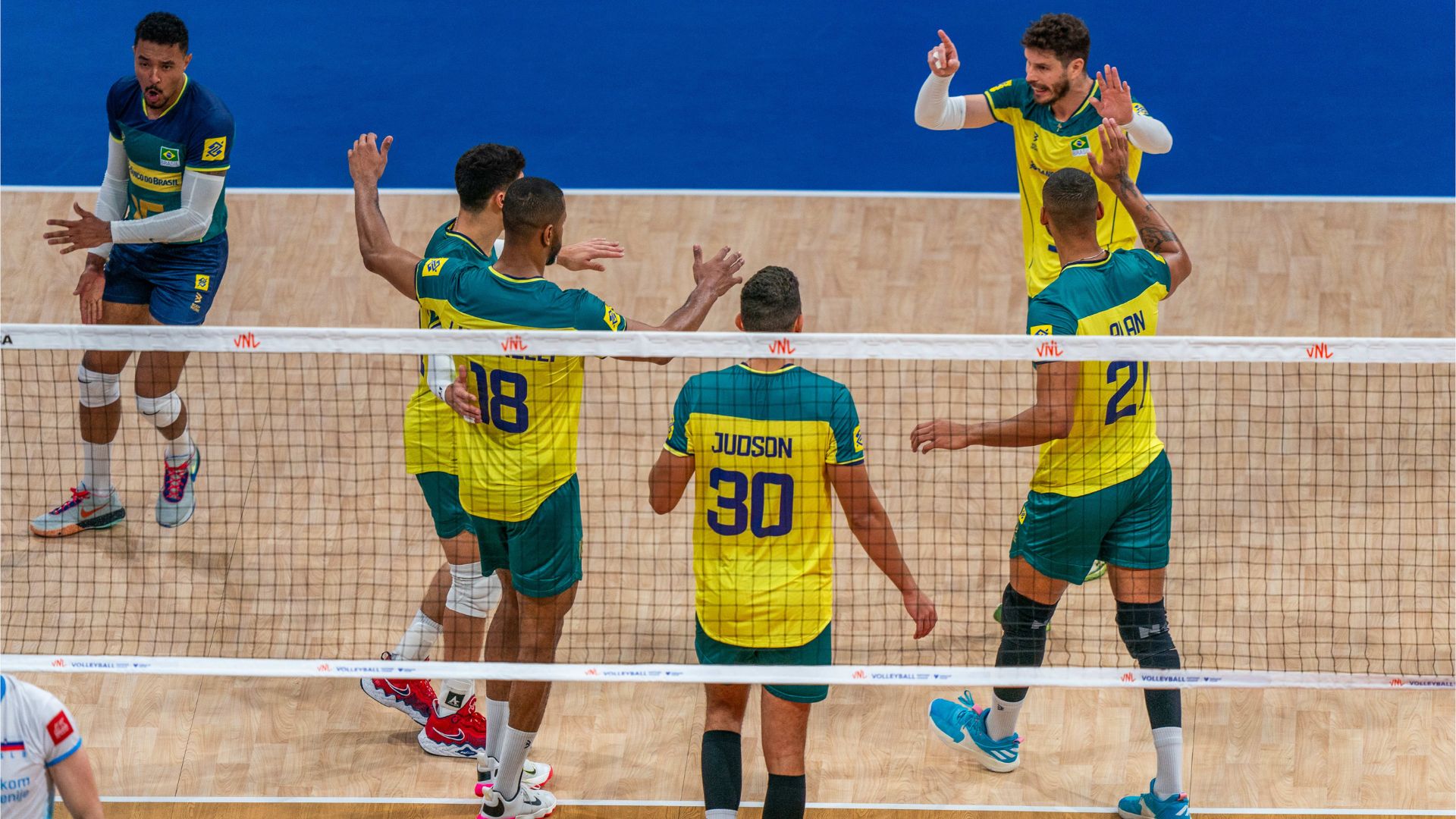 O Brasil foi sexto colocado nas classificatórias da Liga das Nações masculina. Agora, enfrenta o time da casa, a Polônia. (Divulgação)