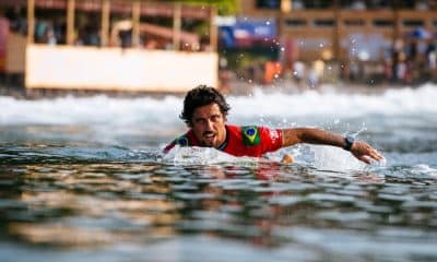 Filipe Toledo em ação na etapa de El Salvador do Circuito Mundial de Surfe WSL Saquarema lesão