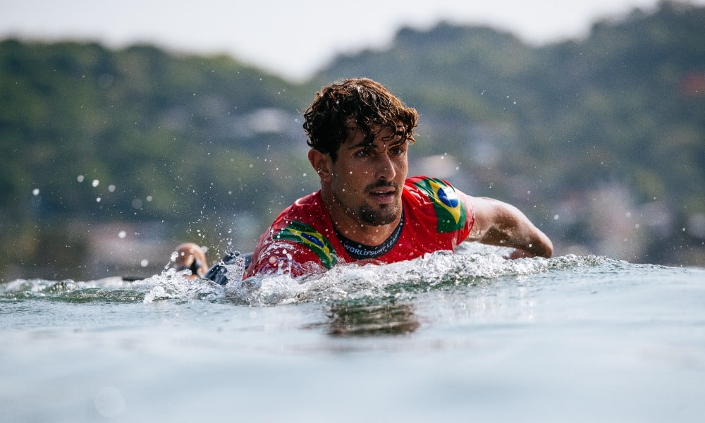 João Chianca, Chumbinho, em ação na etapa do Circuito Mundial de Surfe 2023