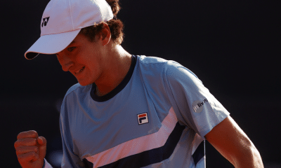 João Fonseca vibra com vitória na chave juvenil de Roland Garros