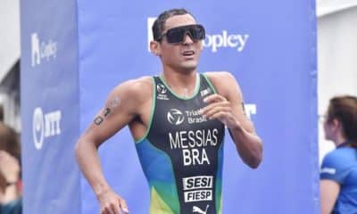 Manoel Messias Júnior, qe disputou a etapa de Holten da Copa Europeia de triatlo, após cruzar a linha de chegada da etapa de Montreal da Série Mundial de Triatlo