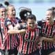 Na imagem, jogadoras do São Paulo comemorando gol no Brasileiro Feminino fora de casa.