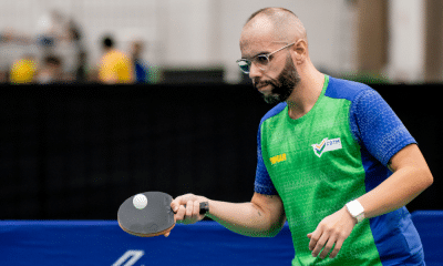Thiago Gomes em ação no Virtus Global Games de tênis de mesa paralímpico. Evellyn Santos caiu na fase de grupos