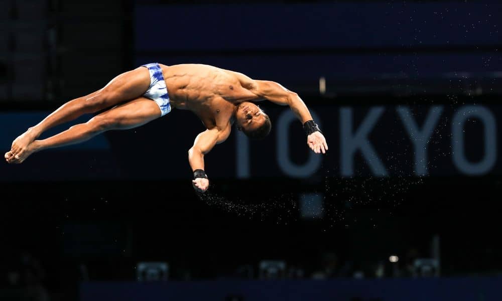 Isaac Souza faz um parafuso no ar nos Jogos Olímpicos de Tóquio-2020