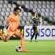 Lelê, goleira do Corinthians, cobra tiro de meta no jogo contra o Santos no Paulistão Feminino
