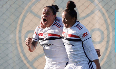 Gláucia comemora gol do São Paulo sobre o Grêmio no Brasileiro Feminino Série A1