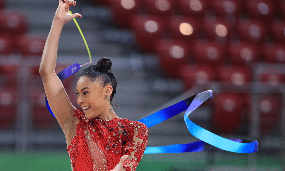 Barbara Domingos em ação na disputa da fita na Copa do Mundo de Cluj-Napoca