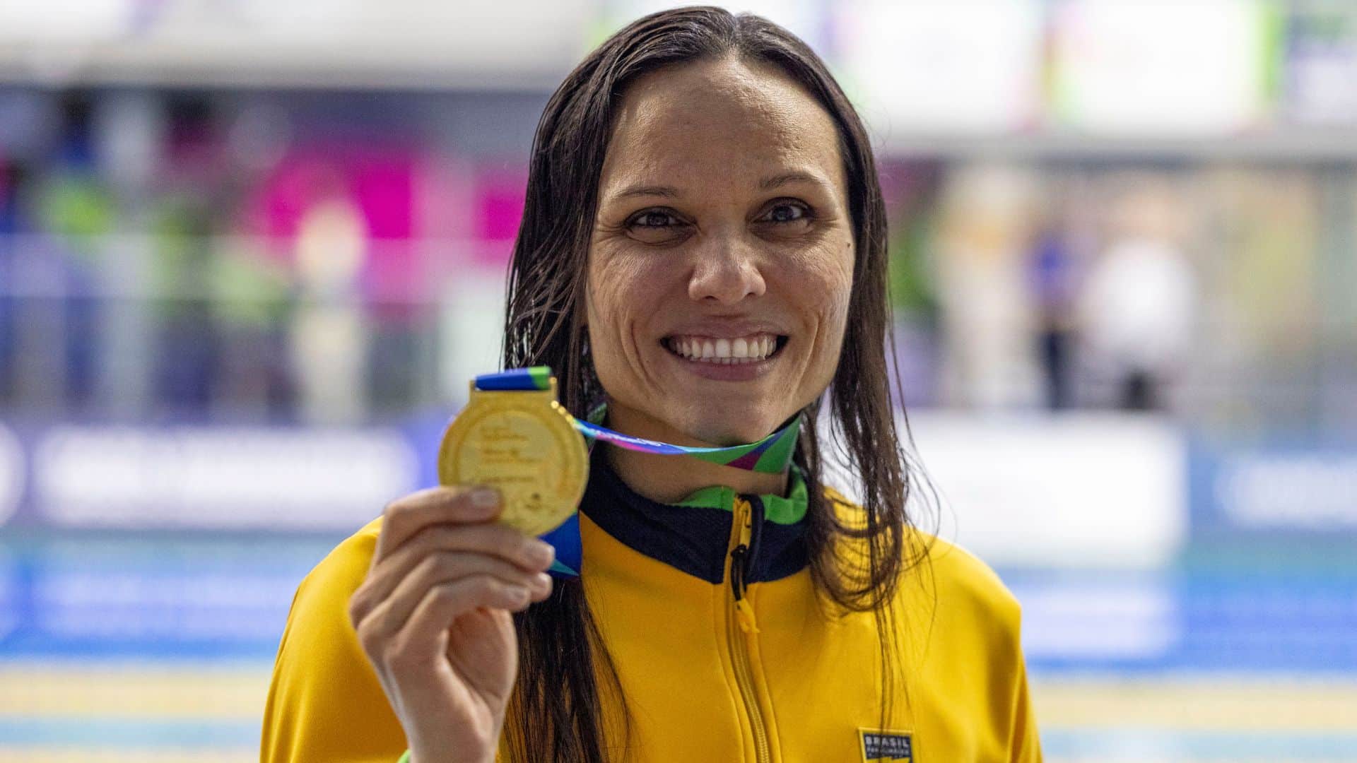Carol Santiago conquistou o primeiro ouro do Brasil no Mundial de natação paralímpica, na Inglaterra (Foto: Alessandra Cabral/CPB)
