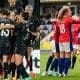 Confronto entre Nova Zelândia e Noruega, válido pela estreia da Copa do Mundo Feminina (John Cowpland/Associated Press e IconSport)