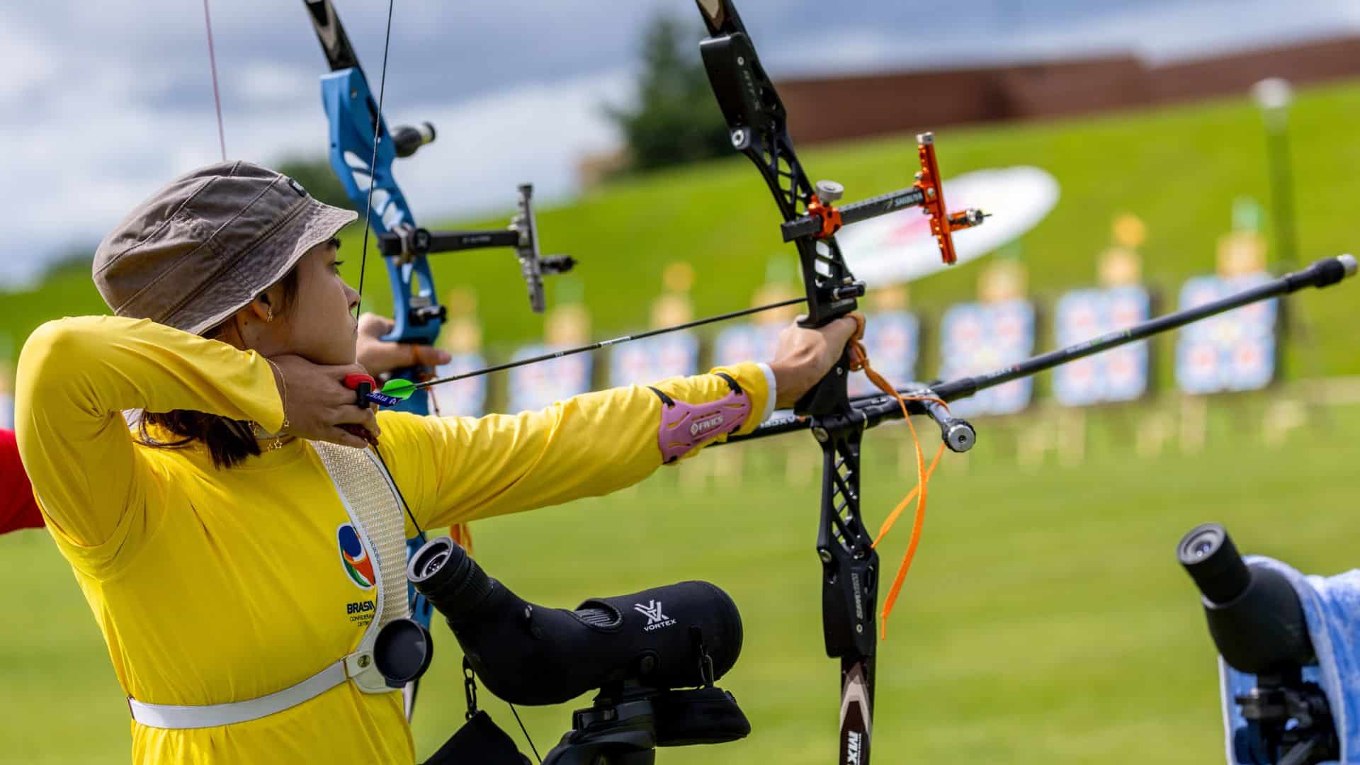 Isabelle Estevez foi a atleta do time Brasil a ir mais longe no Campeonato Mundial Júnior de Limerick, na Irlanda (Foto: World Archery)