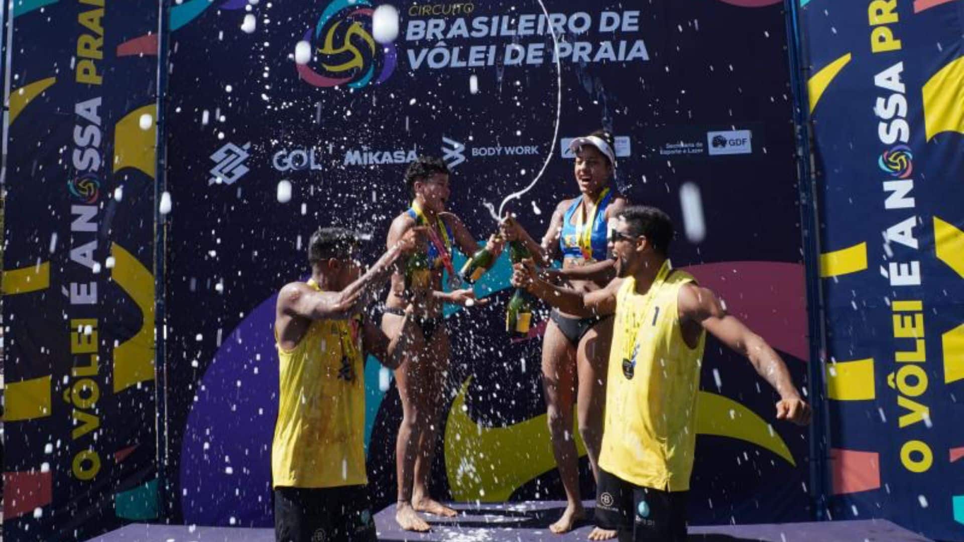 Wesley/Denilson e Manu/Mafe conquistaram o Aberto de Brasília (DF) (Créditos: Mauricio Val/FVImagem/CBV)