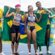 Jerusa Geber e Thalita Simplício, assim como seus guias, pousam para foto após dobradinha no Mundial de atletismo paralímpico