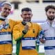 Petrúcio Ferreira e José Alexandre recebem medalhas depois da dobradinha nos 100 m T47 do Mundial de atletismo paralímpico