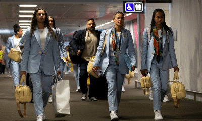 Jogadoras da seleção brasileira de futebol feminino no Aeroporto de Brisbane após chegar na Austrália para a Copa do Mundo Feminina