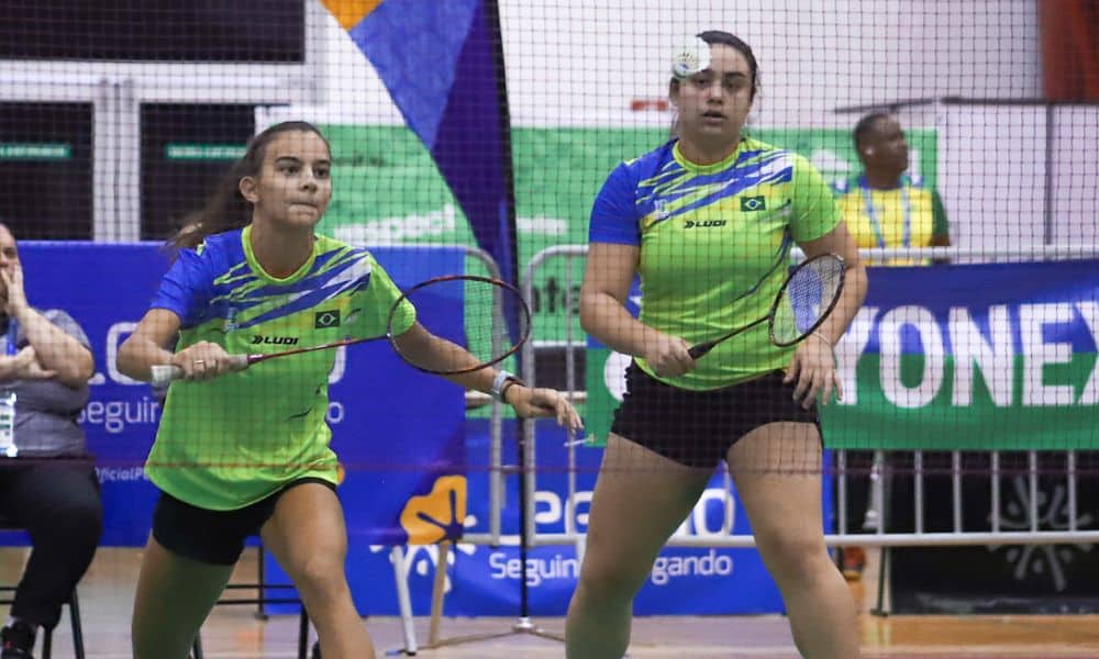 Letícia Andres e Eduarda Dias Prates em partida do Pan-Americano Júnior de badminton