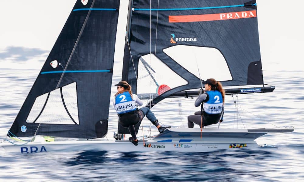 Martine Grael e Kahena Kunze disputam vaga no medal race do evento teste da vela de Paris-2024