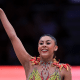 Babi Domingos sorri após apresentação no Mundial de ginástica rítmica
