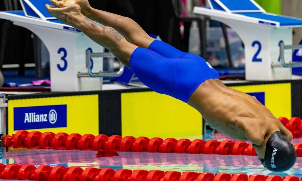 Samuel de Oliveira em largada no Mundial de natação paralímpica de Manchester (Foto: Alessandra Cabral/CPB)