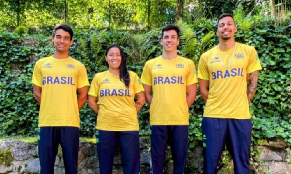 Equipe brasileira que irá disputar o Mundial Júnior de canoagem slalom (Divulgação/Canoagem Brasileira)