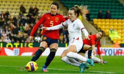 Confronto entre Espanha e Inglaterra, válido pela final da Copa do Mundo Feminina (Foto: Reuters)