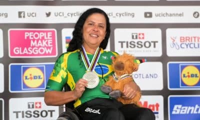 Gilmara do Rosário com medalha de prata no Campeonato Mundial de Paraciclismo de estrada