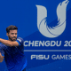 Jackson Xavier em ação na chave de duplas do tênis nos Jogos Mundiais Universitários de Chengdu