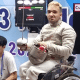 Kevin Damasceno pousa para foto no Mundial sub-23 de paraesgrima