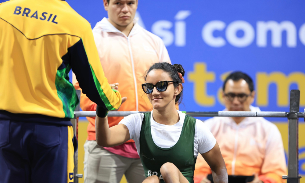 Lara Lima medalha no Mundial de halterofilismo em Dubai