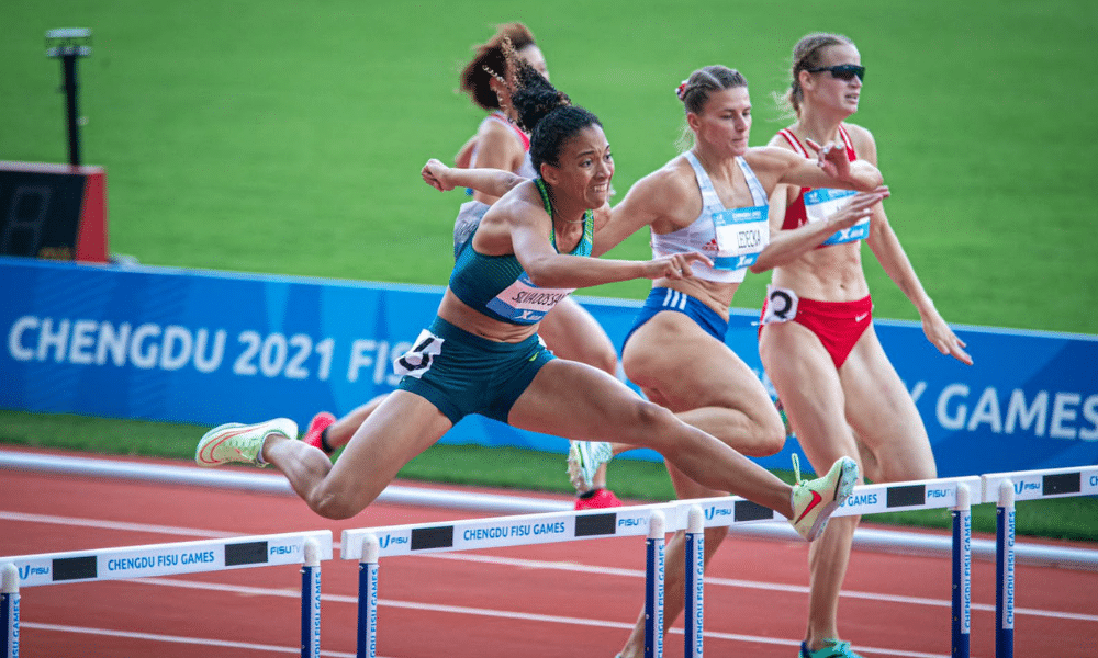 Marlene Santos na prova dos 400m com barreiras em Chengdu