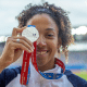 Marlene Santos com medalha nos Jogos Mundiais Universitários de Chengdu
