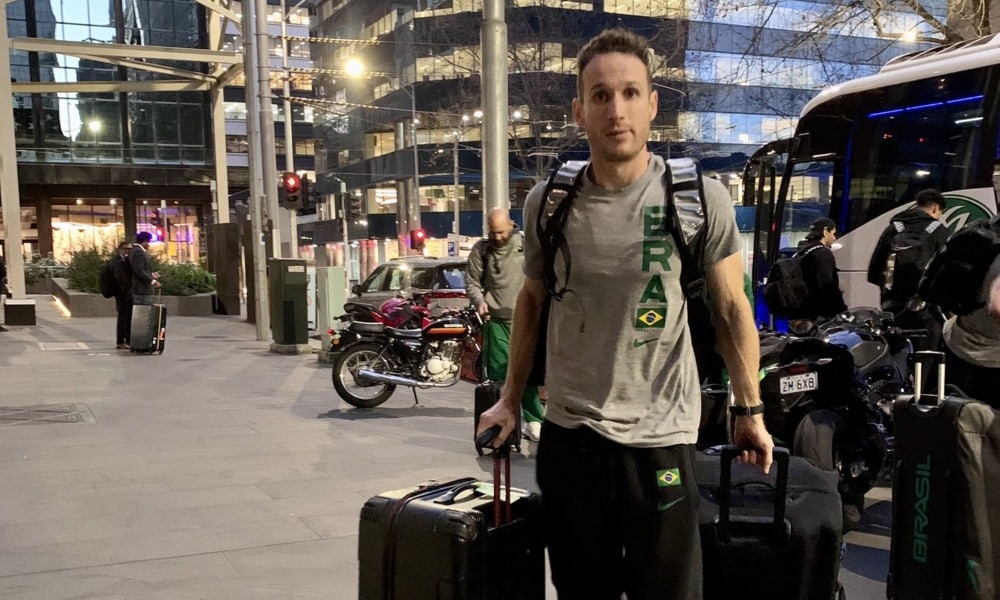 Seleção Brasileira desembarca na Austrália para amistosos antes do Mundial