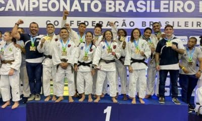 Seleção Carioca no pódio após o título do Campeonato Brasileiro Sub-21 de Judô