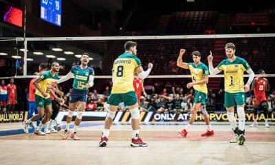 Vibração de jogadores do Brasil em partida da primeira fase da Liga das Nações de Vôlei masculino