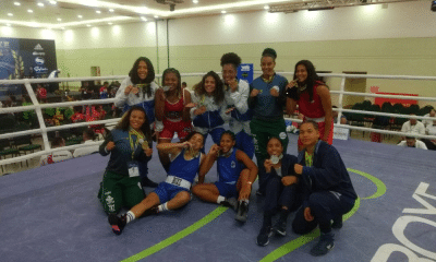Brasileiro Juvenil e Cadete de boxe - atletas medalhistas posam para foto