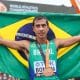 Caio Bonfim comemora medalha de bronze no Mundila de Atletismo de Budapeste