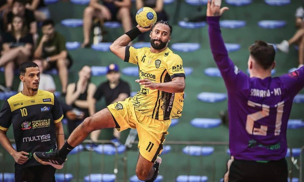Jogo entre Cascavel Handebol e ACES pelo Brasileiro Masculino de handebol (Foto: Gabriel Haesbaert) liga nacional de handebol