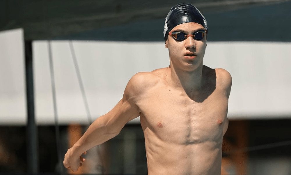 Pedro Sansone concentrado antes da prova dos 100m livre no Mundial Júnior de natação