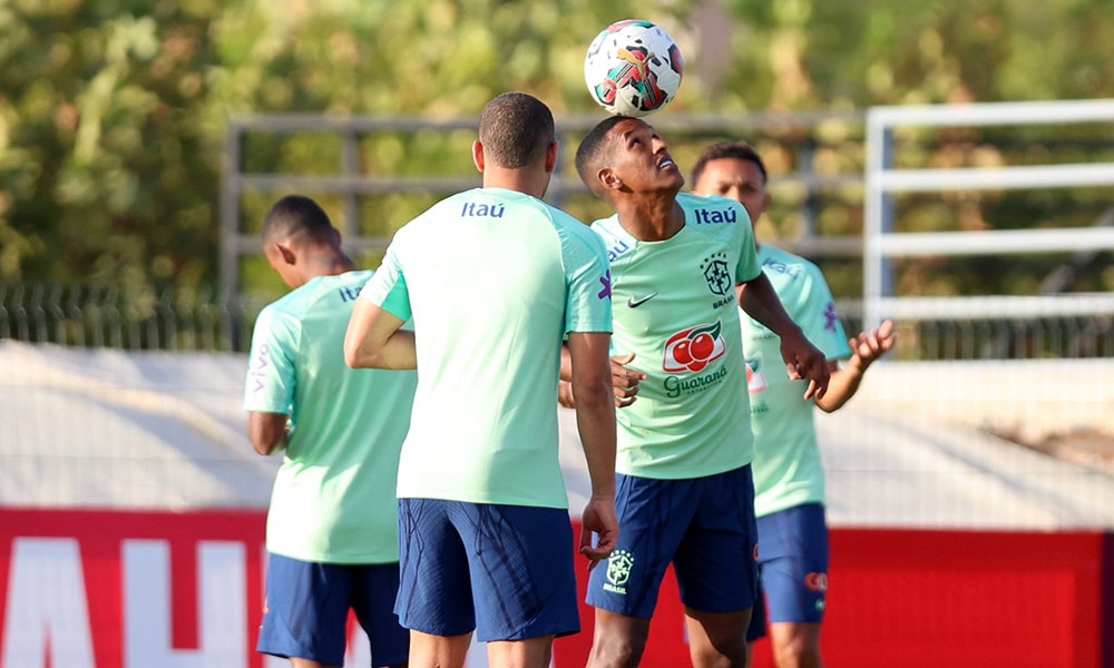 Na imagem, jogadores da Seleção Olímpica do Brasil na preparação dos jogos contra Marrocos