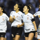 Jogadoras do Corinthians comemoram um gol contra o Santos no Brasileiro Feminino