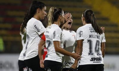 Na imagem, a comemoração das jogadoras do Corinthians no primeiro gol da Libertadores desta edição.